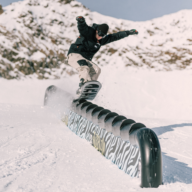 Snowboard LP Pro 157W noir + fixations de snowboard Logic noires + sac léger Diamond Noir 165cm