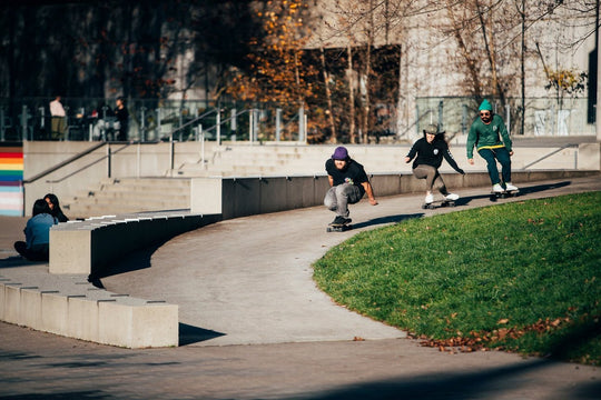 Quelle est la différence entre les cruisers et les longboards ?